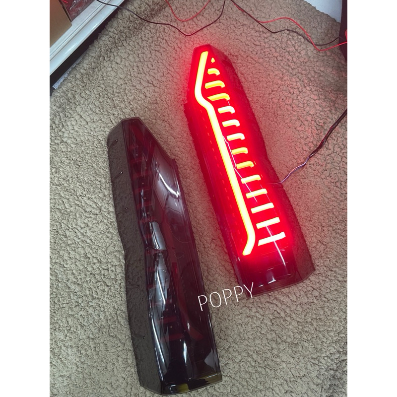 ไฟท้าย ไฟท้ายแต่ง รถตู้ toyota hiace commuter led bar full led สี สโมค ไฟวิ่ง ไฟเลี้ยววิ่ง ปี2019 20