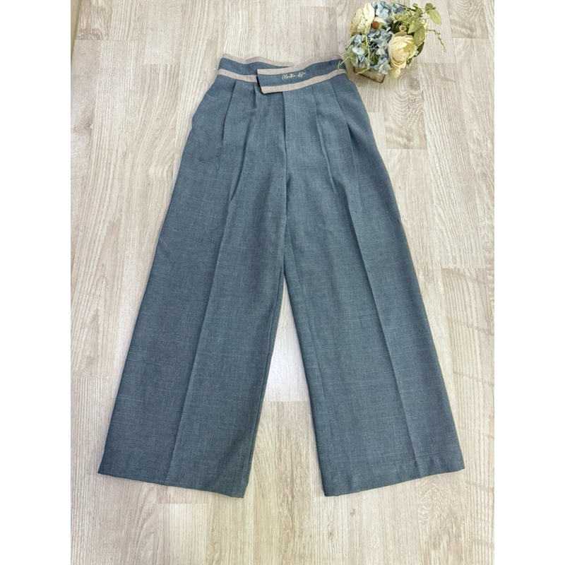 Used กางเกงผ้าแฟชั่นเรียบหรู ❤️ 199 บาท❤️แบรนด์ Montha style Size S,M เอว 26” สพ.34” ยาว 38“ ทรงสวยม