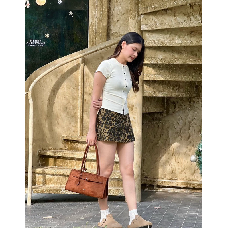 ส่งต่อ!! Cayla luv skirt กระโปรงเอวต่ำ ลายเสื้อ กระโปรงรอบตัว มีซับกางเงกง🤎🤍