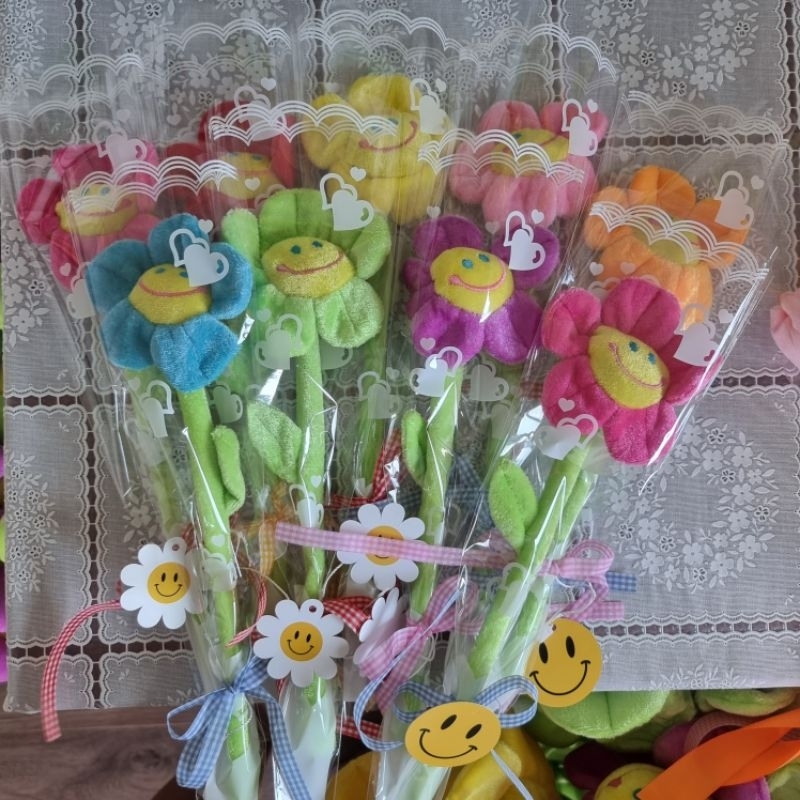 ส่งไว ช่อดอกไม้ ตุ๊กตาดอกไม้ ดอกไม้หน้ายิ้ม 30 cm. ดอกไม้ปัจฉิม