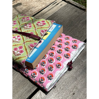 (กลับมาส่ง 16/04) Carry On | book sleeve / kindle / boox / e…