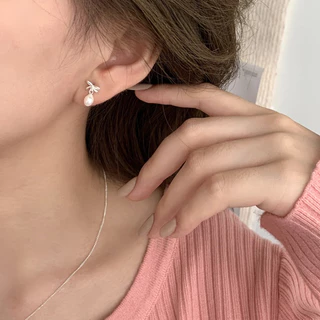 COD-ส่งเร็วจากไทย🎀ต่างหูสตั๊ดแฟชั่นS925 จี้มุกประดับโบว์ ฝรั่งเศส สไตล์หรูหราแสง สำหรับผู้หญิง ไม่ทําให้แพ้ง่าย-Tender