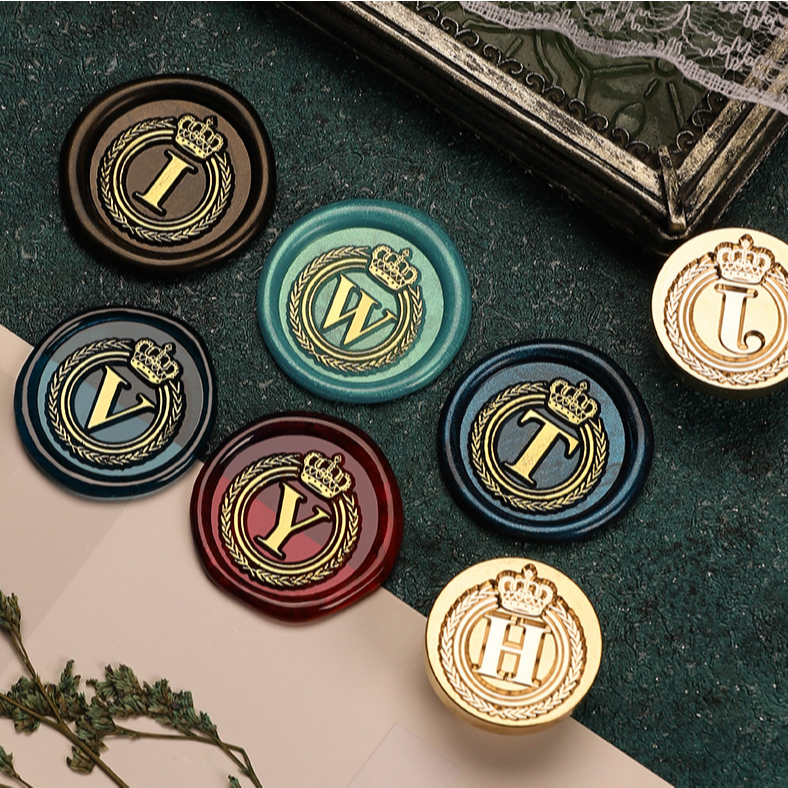 พร้อมส่ง ตราประทับครั่ง ตัวอักษร A-Z Crown Set