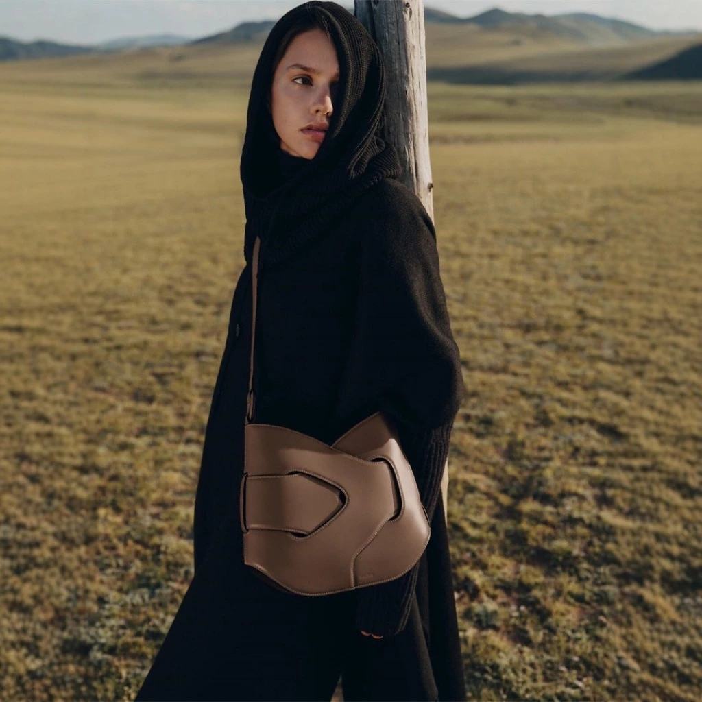 「ของแท้ 100 %」Polene Nodde Hobo Bag กระเป๋าถือ กระเป๋าสะพายข้าง