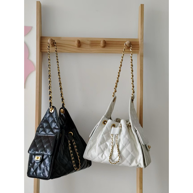 New Cherry👜 Bucket 28cm กระเป๋าหนังแกะแบรนด์Lovera