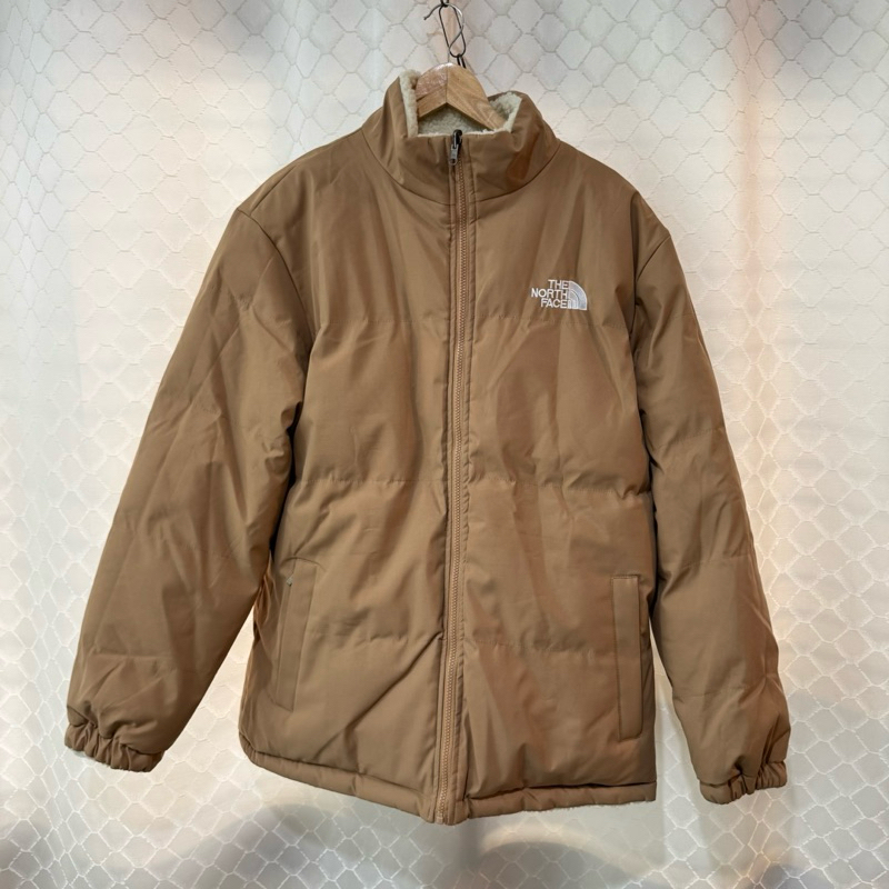 ส่งต่อเสื้อกันหนาว the north face ใส่ได้ 2 ด้าน ประมูลมาจากเพจร้านมือสอง