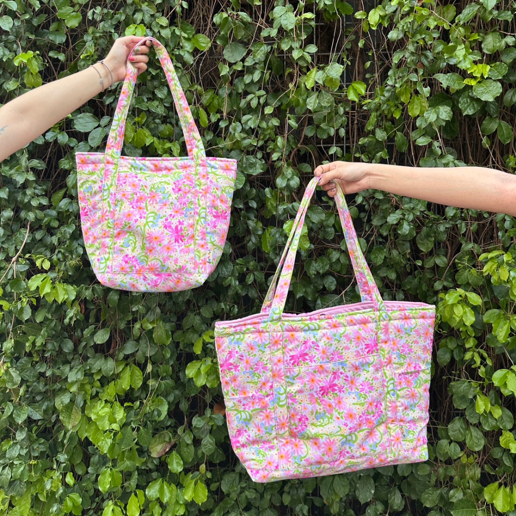 amuse.stuff-fluffy tote bag flower กระเป๋าผ้าสะพายข้างแบบนุ่มนิ่มลายดอกไม้(มีให้เลือก2ขนาด) 🌼