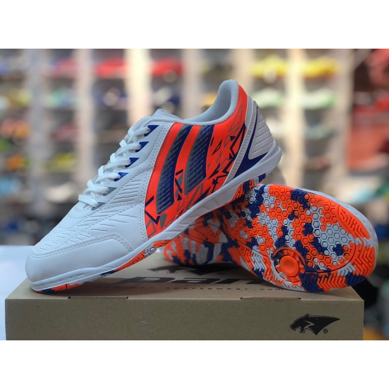 รองเท้าฟุตซอล pan nitro