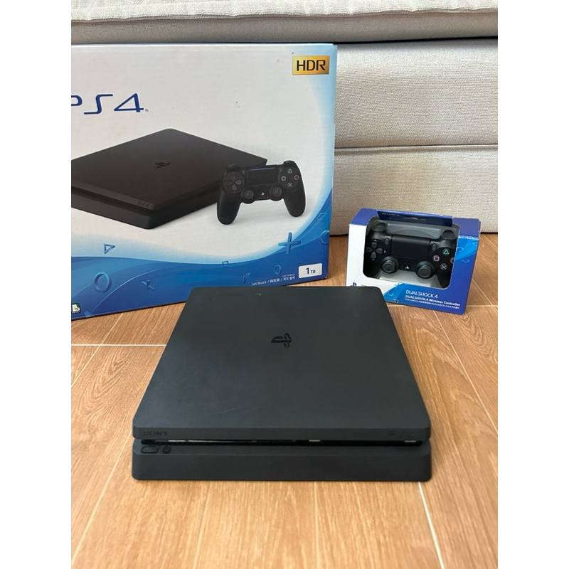 เครื่องเล่น PS4🕹️ ความจุ 1TB (มือสอง สภาพดี)