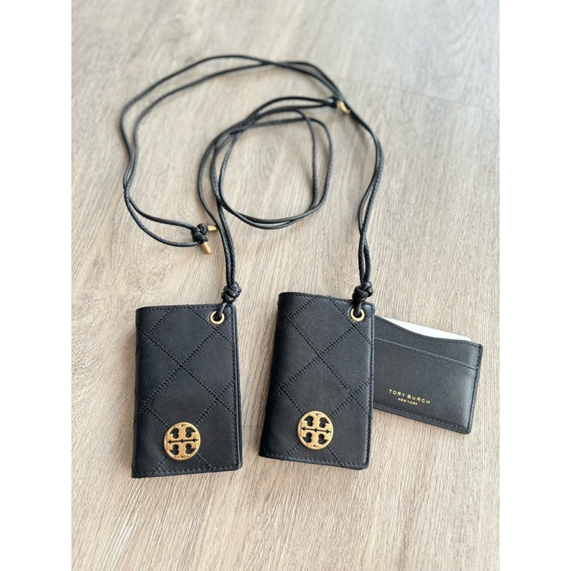 คล้องบัตร สายคล้องคอ บัตรพนักงาน Tory Burch Willa Lanyard หนังสีดำ