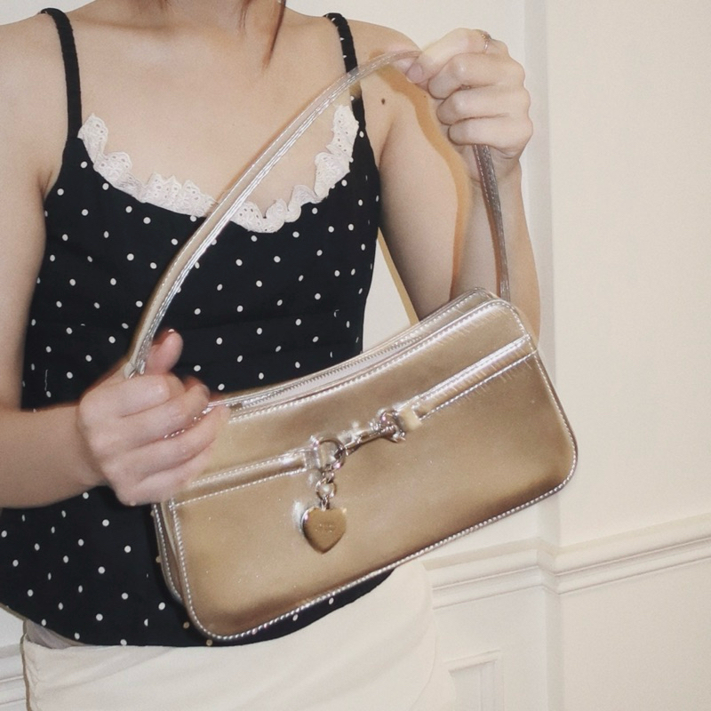 PENNE culture | "Heartlink" Bag Collection | กระเป๋าสะพายหนังเมทัลลิค เป็นทรง ดีเทลอะไหล่รูปหัวใจ