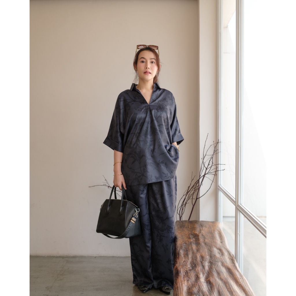 ชุด Toile de Jouy ดำ คอปก ขายาว ผ้าซาตินกัน UV
