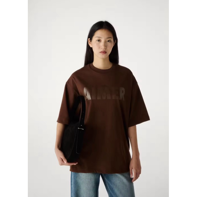 💢พร้อมส่ง💢AIMER [สีใหม่] Logo T-shirt Tone on Tone -Dark Brown เสื้อยืดโอเวอร์ไซส์ สกรีนลาย🤎 สีน้ำตา