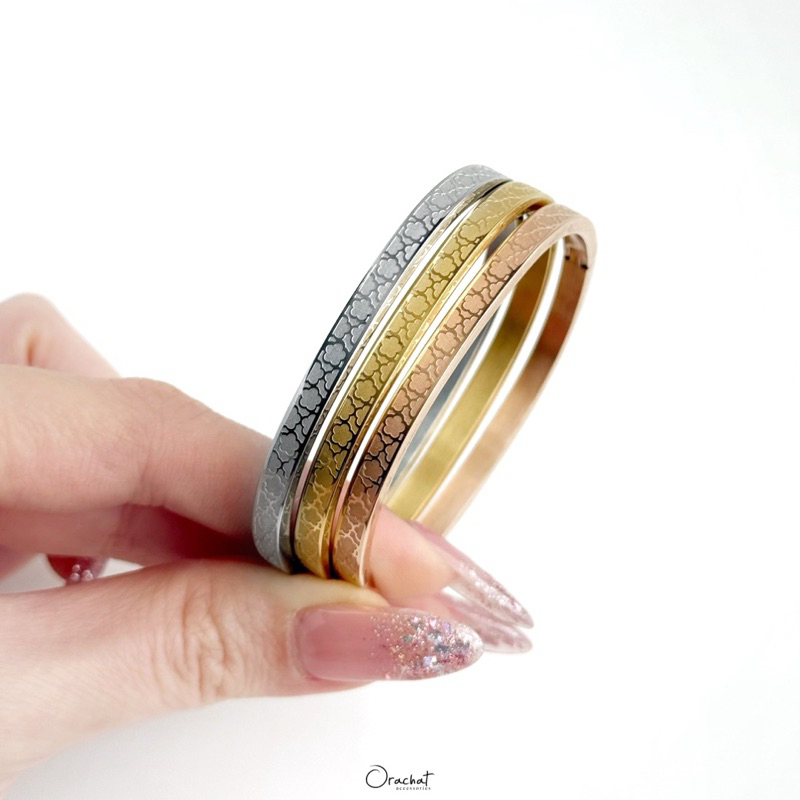 Orachat | Floral 14k bangle. (กำไลตัวเรือนสแตนเลส)