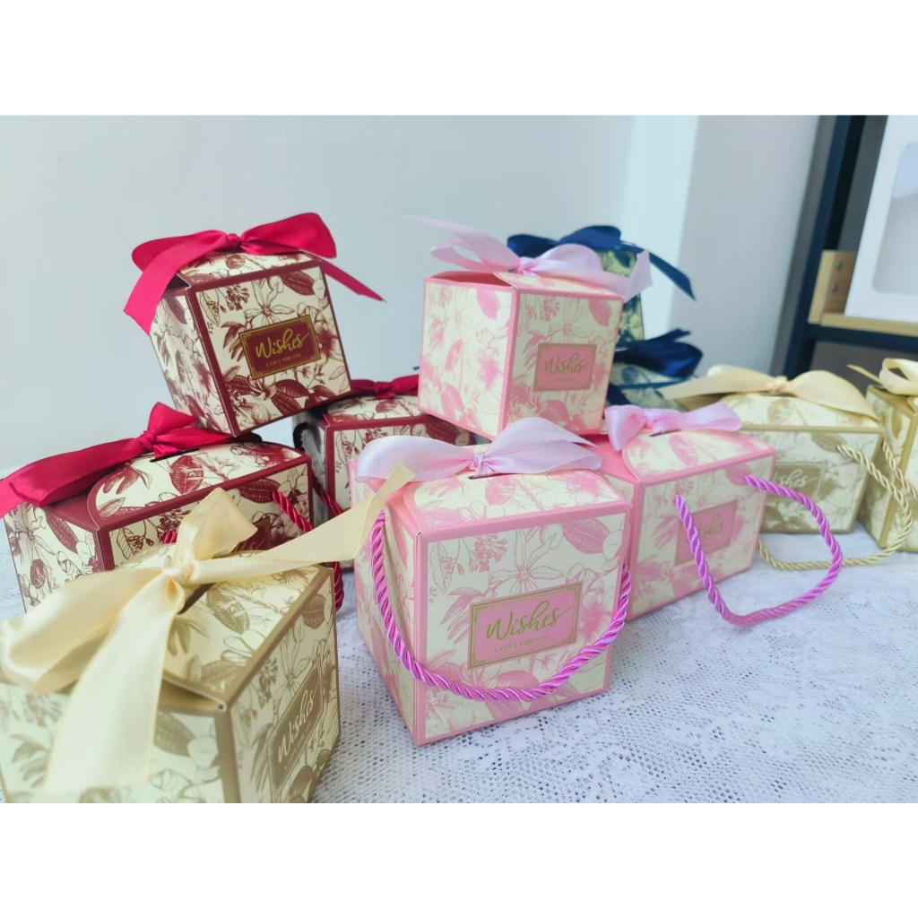 กล่องของขวัญ ของชำร่วย/งานแต่ง ใส่ขนม คุกกี้ แก้วเป๊ก (สินค้าพร้อมส่ง) จำนวนมาก