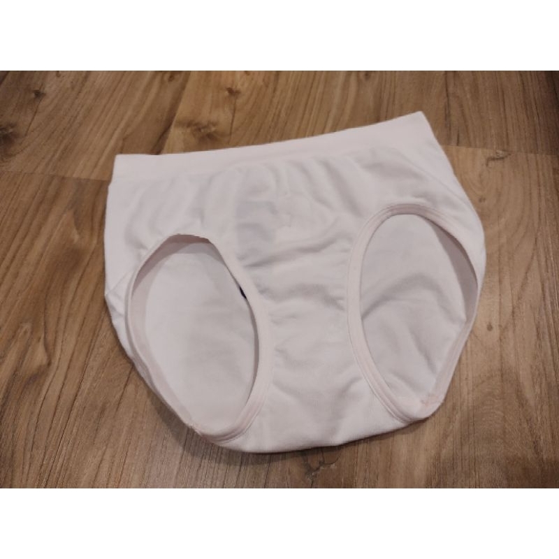 Wacoal Body Seamless Panty กางเกงในไร้ตะเข็บ รูปแบบครึ่งตัว รุ่น WU3771