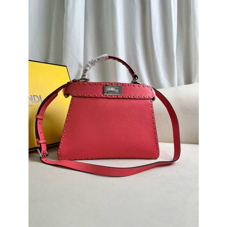 FENDI Fendi Peekaboo ISeeU กระเป๋าถือหนังลูกวัวสะพายไหล่ ขนาดกลาง สีชมพู  8BN327  486