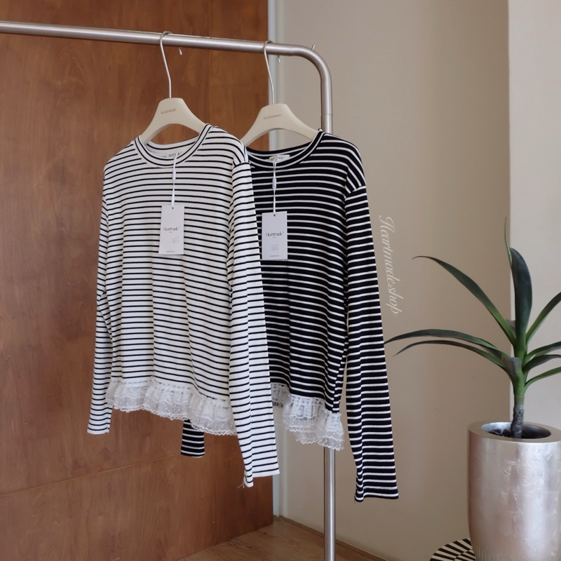 (B07) Heartmade—ane’ top🪡(สินค้าพร้อมส่ง)เสื้อยืดคอกลมลายทางแต่งริบบิ้นขาว