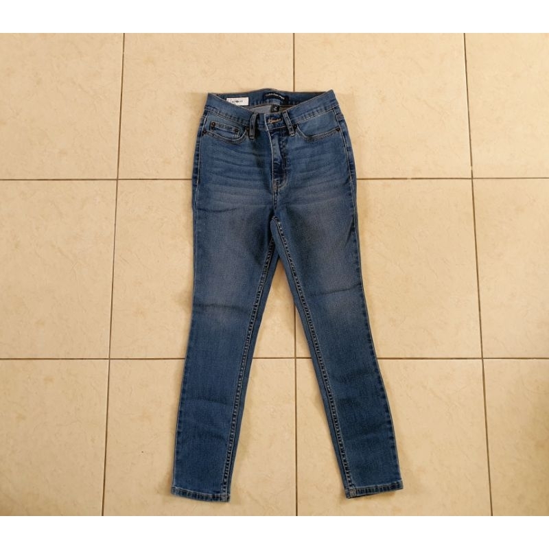 กางเกงยีนส์ Calvin Klein มือสองสภาพดี