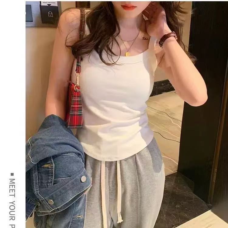 พร้อมส่ง เสื้อสายเดี่ยวเต็มตัวเสริมบรา ใส่สบาย ฟรีไซส์มีฟองน้ำในตัว ใส่สบาย ฟองน้ำอย่างดี ซักไม่เสียทรงจ้า