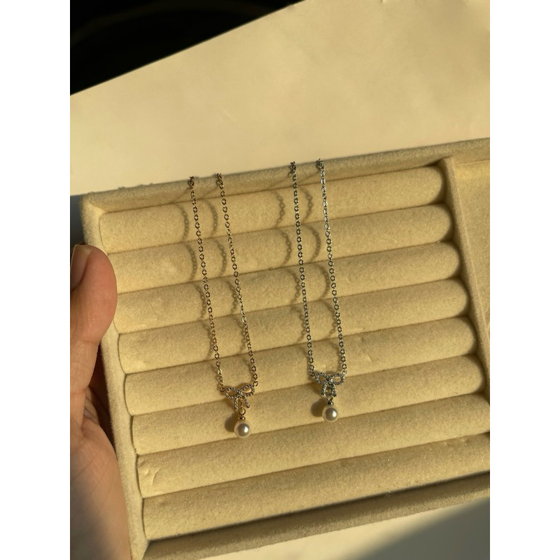 CLAIREN.BKK - Audrey Necklace สร้อยคอมีจี้รูปโบ และมีมุกแต่ง ติดแกมมาก ๆ (CL005)
