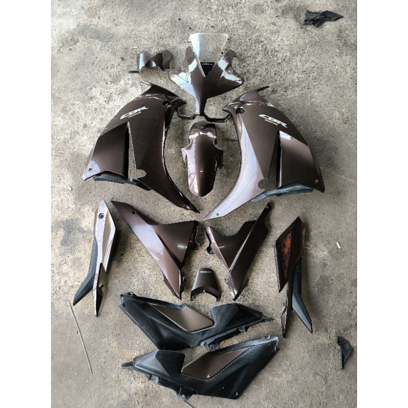 ชุดสีแฟรริ่งCBR300 สีน้ำตาล ครบชุดทั้งคัน มือ✌️แท้ถอด มีรอยตามการใช้งาน