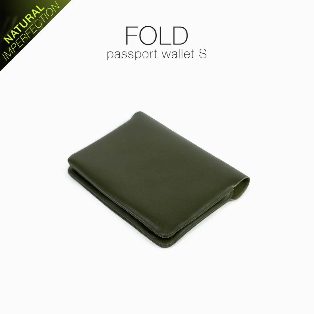 labrador FOLD passport wallet | NATURAL IMPERFECTION กระเป๋าสตางค์แบบพับ ทรงสั้น (LAA205-IM)