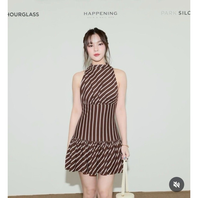 Showroom Brand      24/4