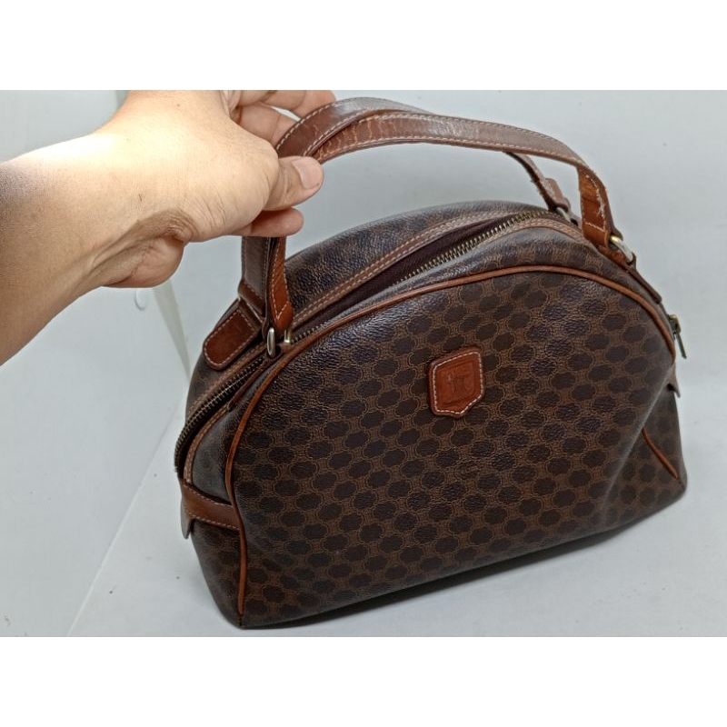 กระเป๋าถือ  Celine มือสอง