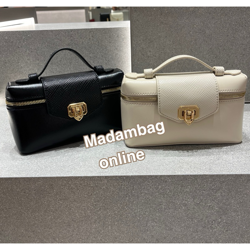 CHARLES & KEITH Arwen Top Handle Vanity Bag กระเป๋าถือ มีสายยาวต่อสะพายข้างได้ค่ะ