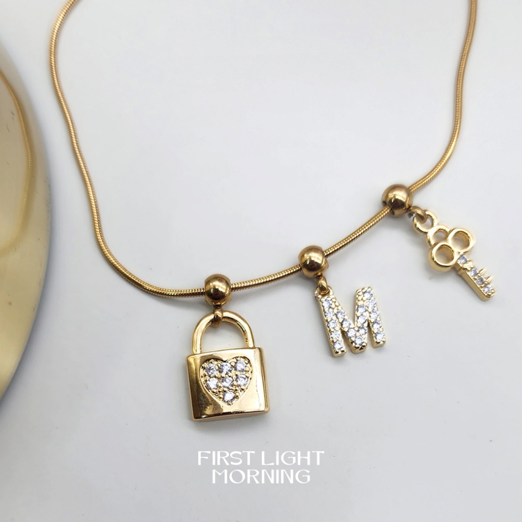 สร้อยลายใหม่ตามแบบ : Letter&  Bracelet สร้อยข้อมือ+Charm 1 ชิ้น สร้อยข้อมือตัวอักษร สร้อย alphabet