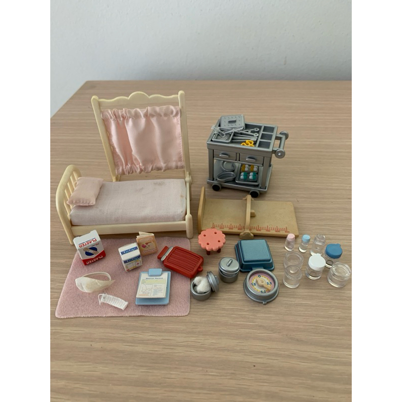สินค้ามือสอง💥  Slyvanian Families ชุดห้องพยาบาล และอุปกรณ์ 💉💊🩹 จากญี่ปุ่น 🇯🇵