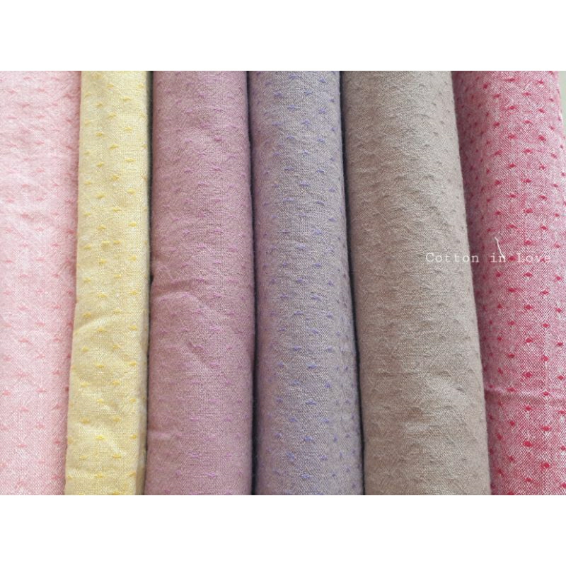 ผ้าทองานควิลท์ลายเล็กๆ ขายแยกชิ้นขนาด 1/4 หรือ 50×70cm (C548)