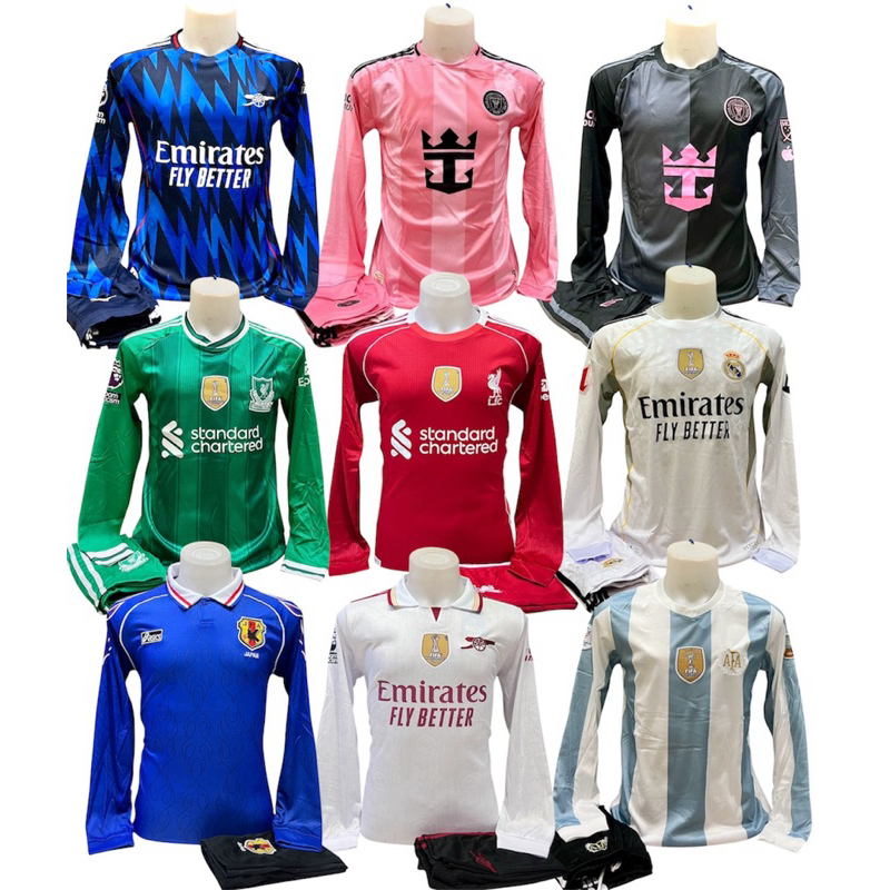 ชุดกีฬาแขนยาวเป็นชุดเสื้อแขนยาวกางเกงขาสั้นผ้าโพลีเอสเตอร์นิ่มใส่สบายระบายอากาศได้ดี