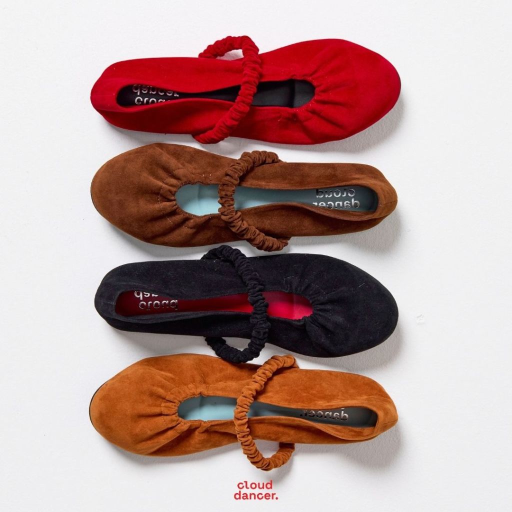 พร้อมส่ง | Cloud Dancer - Scrxxnchy Clouds รวมทุกสี สายสครันช์ชี่ยืดได้ (เท้าบานอูม+1ไซส์ )