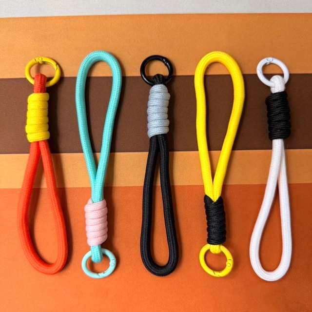 【การจัดส่งรวดเร็ว】พวงกุญแจเชือกถัก หลากสี ป้องกันการสูญหาย พร้อมพวงกุญแจ อุปกรณ์เสริม สําหรับกล้อง โทรศัพท์มือถือ - รูปที่ 2