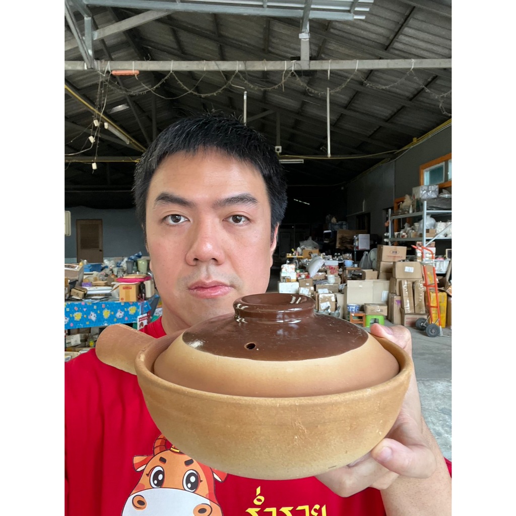 หม้อดินแบบมีด้ามจับพร้อมฝา หม้อกุ้งอบวุ้นเส้น หม้อกระเพาะปลา ขนาด 7 นิ้ว หรือ 750ml สีเข้ม ใช้ได้กับ เตาแก๊ส เตาไฟฟ้า เต ราคา ถูกที่สุด ดีลบีเคเค แกลเลอรีภาพที่ 2