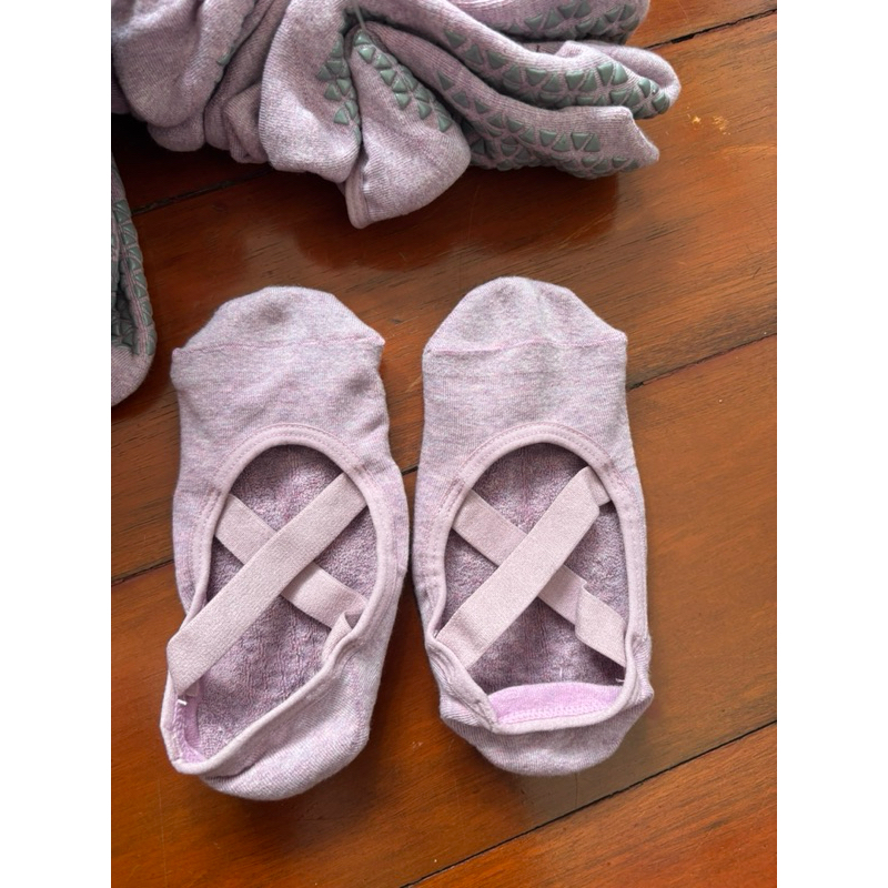 no tag⚠️tavi noir lora grip yoga socks pink