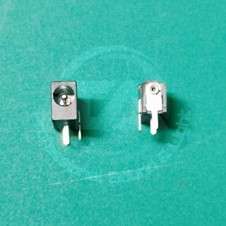รูชาร์จโคมไฟคาดหัว ตัวเมีย 3.5x1.35มม.(รูเดียวเล็ก) อะไหล่ไฟฉายคาดหัว อะไหล่ไฟส่องกบ หรืองาน DIY