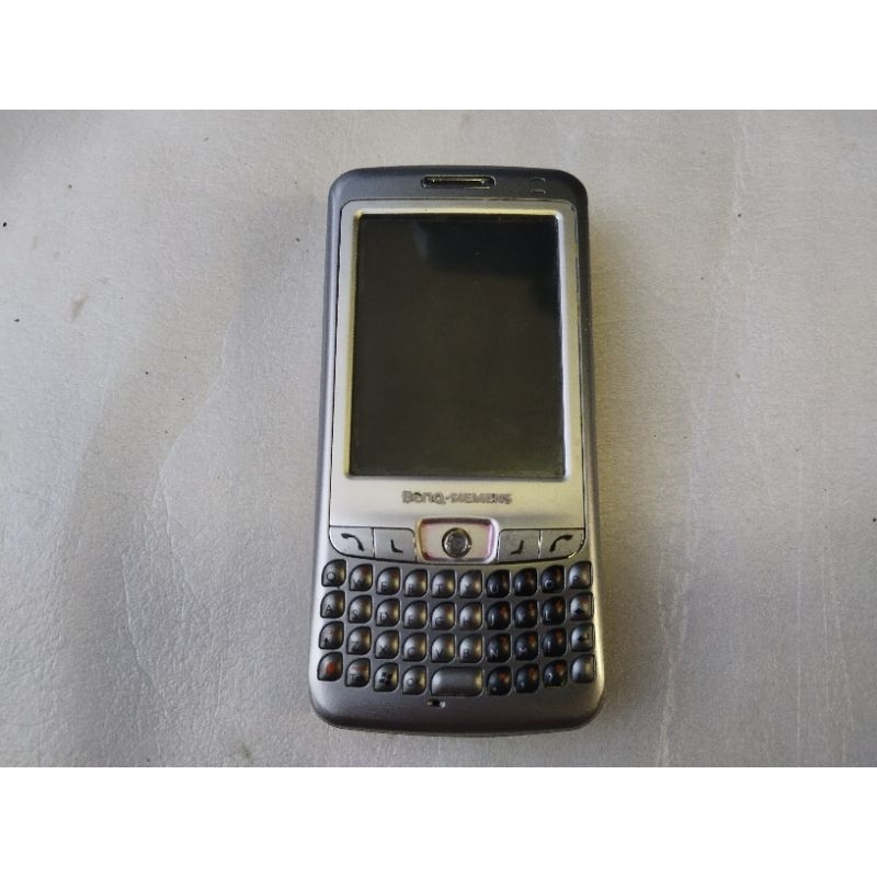 มือถือ​ benq siemens p51ไม่มีที่ชาร์จ  สีสวย  เอาไปตั้งโชว์ สะสม