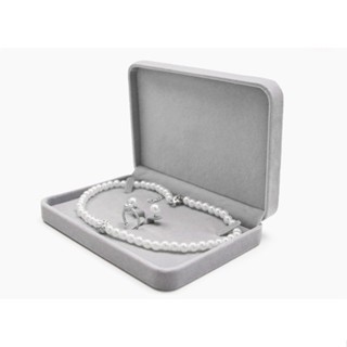 กล่องกำมะหยี่ ใส่เครื่องประดับ กล่องใส่แหวน สร้อย ต่างหู จี้…