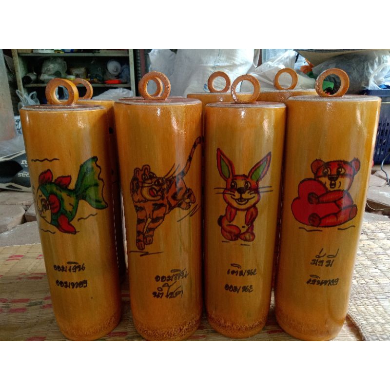 กระปุกออมสินไม้ไผ่ คละลาย ขนาด 8x30 เซนติเมตร (ไม่สามารถเลือกลายได้)
