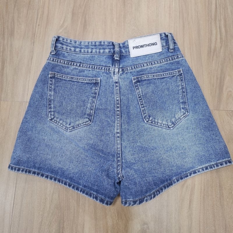 กางเกงยีนส์ขาสั้นpromthong