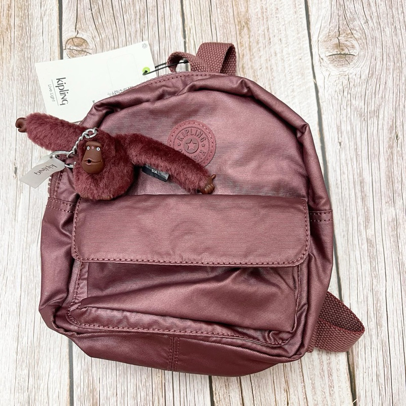 Kipling กระเป๋าเป้ สีแดง เมทาลิก ของใหม่ แท้ พร้อมส่ง