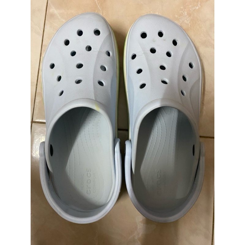 🍄รองเท้าcrocsแบรนด์แท้มือสอง M9W11(size42-43)
