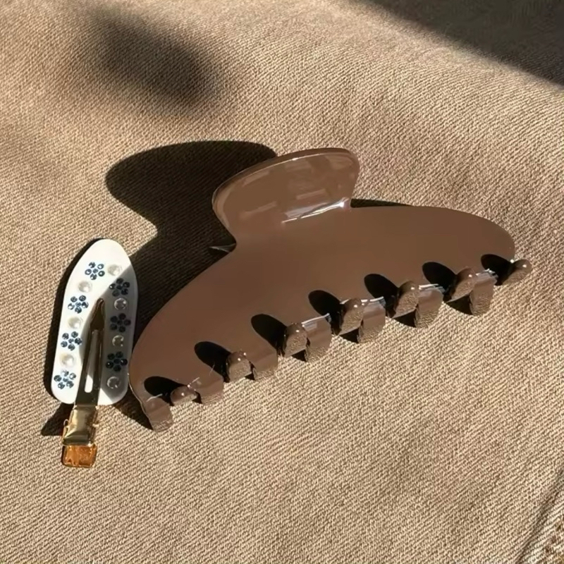 gleametoile - Yoko hair claw clip in Brown