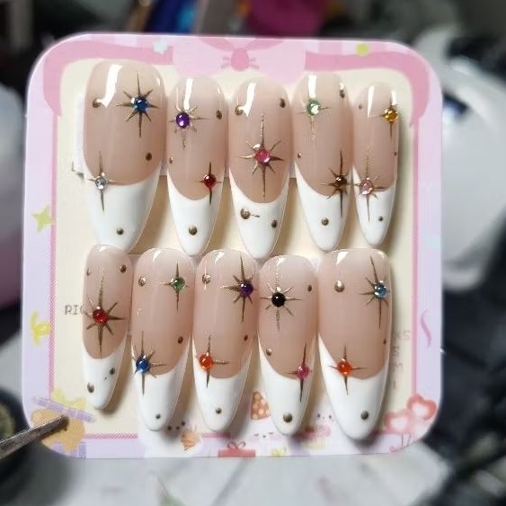 เล็บเจล เฟร้นปลายขาว เพชรสี พร้อมอุปกรณ์ติด