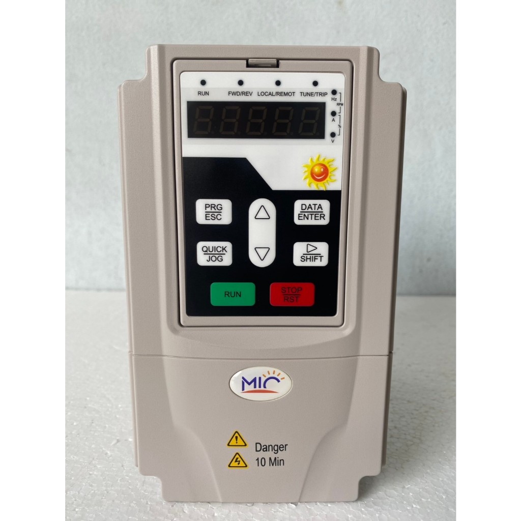 อินเวอร์เตอร์โซล่าปั๊ม 3HP 1PH 220V SOLAR PUMP INVERTER ปั๊มน้ำโซล่าเซลล์   ติดตั้งง่าย ใช้งานได้กับ