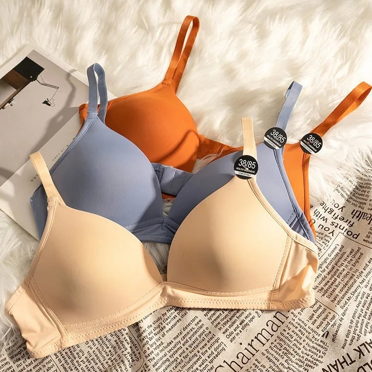 เสื้อชั้นในสตรี บราไร้โครง สีพื้น เนื้อผ้านุ่ม ใส่สบาย ดันทรง หน้าอกเต็ม ปรับทรงหน้าอกได้ ราคาประหยัด มีหลายสีให้เลือก