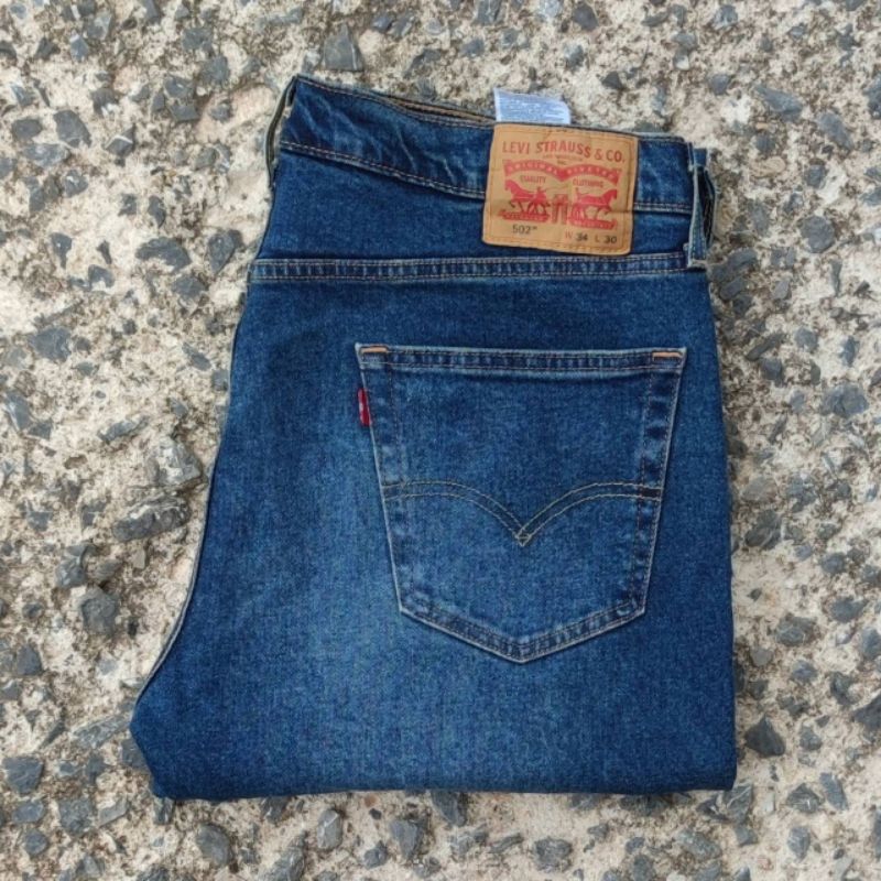 J17/37 กางเกงยีนส์มือสอง 502 เอววัดจริง 37" ยาวทั้งตัว 39.5" ปลายขา 7.5" ผลิต Vietnam ปี 2020 ผ้ายืด